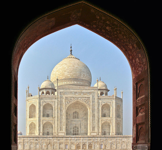 647px-El_Taj_Mahal-Agra_India0023[1]