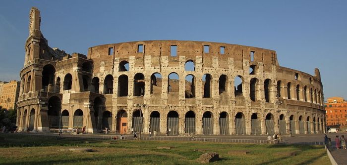 800px-Colosseum_exterior,_inner_and_outer_wall_AvL[1]